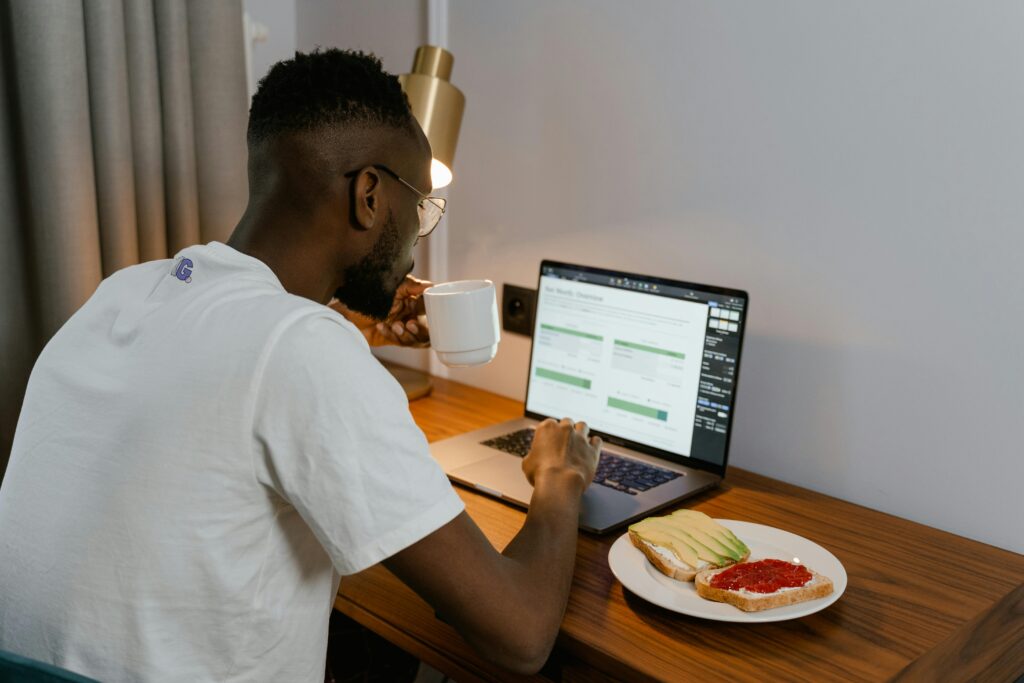"freelance writer working from home"